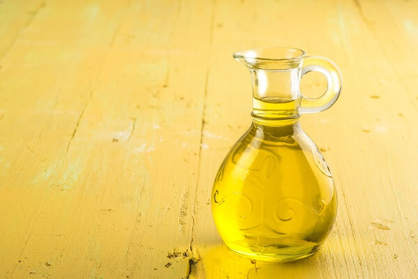 De la aceitera rellenable a la monodosis de plástico: el gran dislate del  aceite de oliva